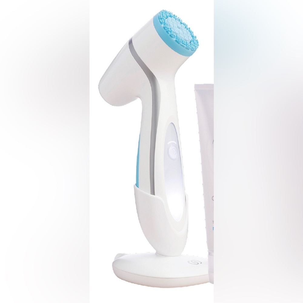 LumiSpa® Facial Cleansing brush